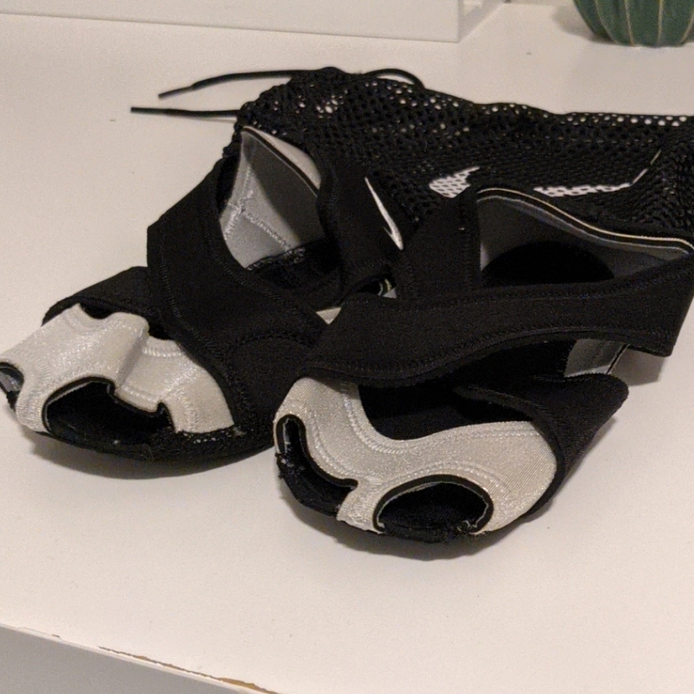 Nike Studio Wrap Black/Grey Small